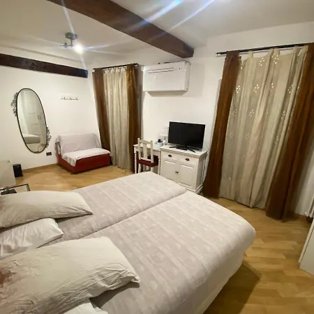 Guest house B&B And Home La Piazzetta Della Pioggia Bologna