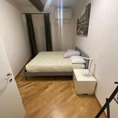B&B And Home La Piazzetta Della Pioggia 2* Bologna
