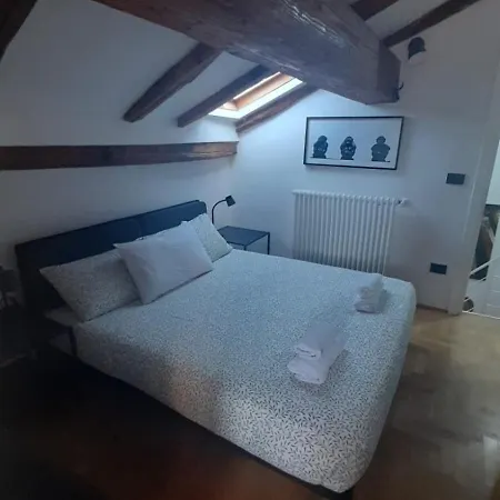 B&B And Home La Piazzetta Della Pioggia 2* Bologna