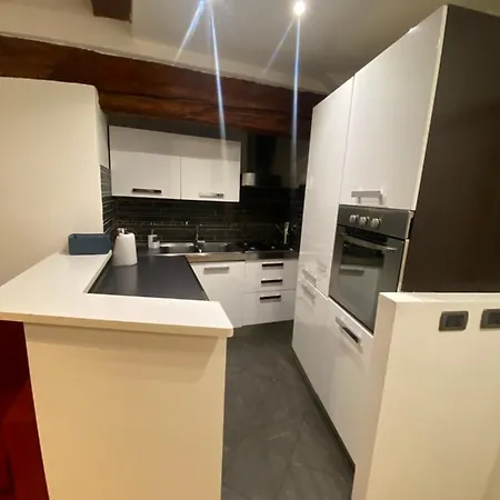 Gasthof And La Piazzetta Della Pioggia 3*