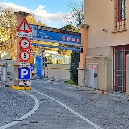 And La Piazzetta Della Pioggia Bologna