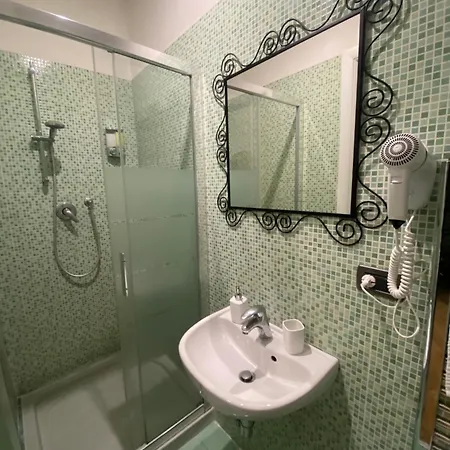 And La Piazzetta Della Pioggia 3*