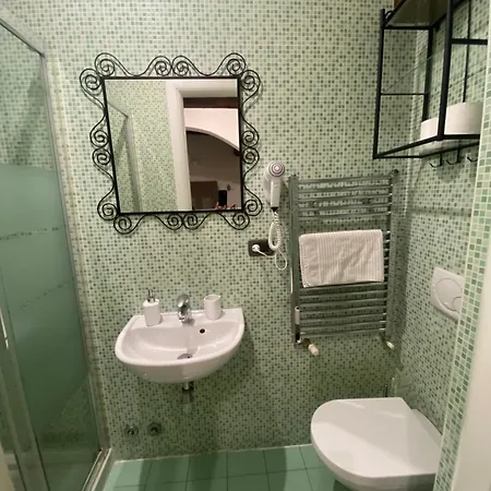 Gasthof And La Piazzetta Della Pioggia Bologna