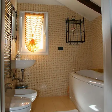 Gasthof And La Piazzetta Della Pioggia 3*