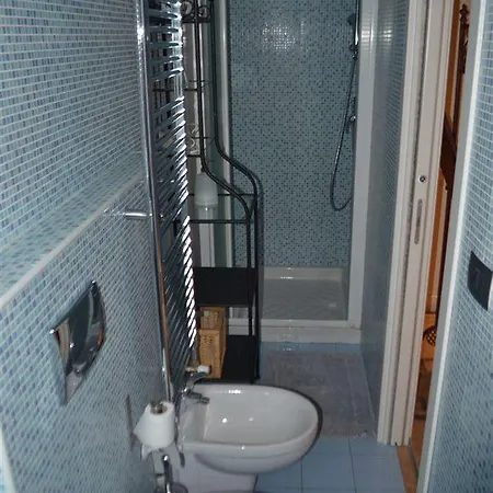 And La Piazzetta Della Pioggia Gasthof Bologna