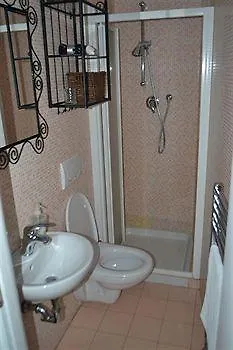 And La Piazzetta Della Pioggia