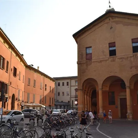 And La Piazzetta Della Pioggia Gasthof Bologna