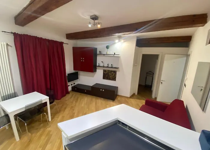 And La Piazzetta Della Pioggia Maison d'hôtes