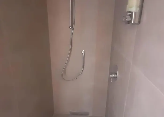 And La Piazzetta Della Pioggia 3*