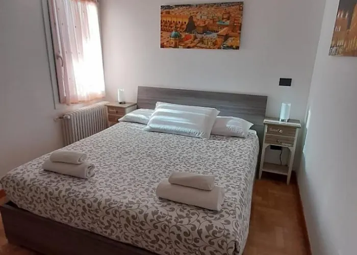 And La Piazzetta Della Pioggia 3*