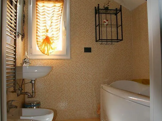 Maison d'hôtes And La Piazzetta Della Pioggia 3*