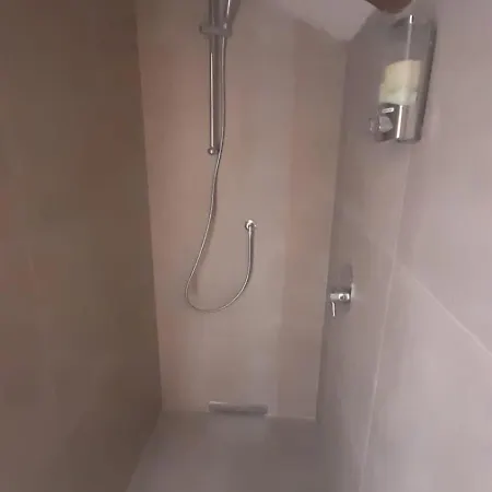 And La Piazzetta Della Pioggia 3*