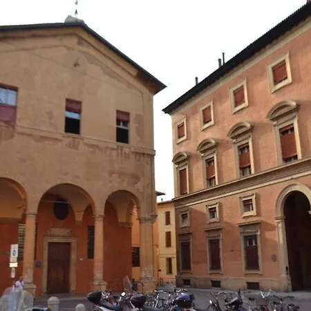 And La Piazzetta Della Pioggia Bolonha