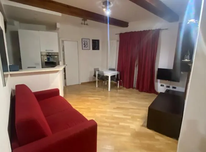 And La Piazzetta Della Pioggia