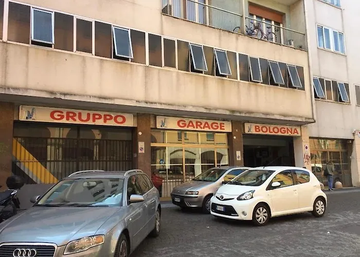 And La Piazzetta Della Pioggia