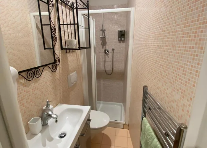 And La Piazzetta Della Pioggia Konukevi Bolonya