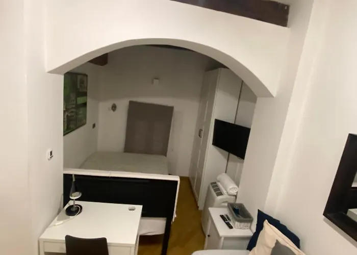 And La Piazzetta Della Pioggia 3*