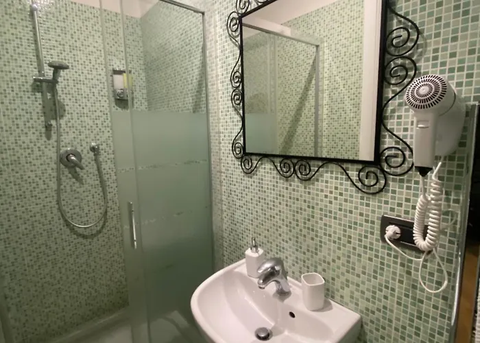 And La Piazzetta Della Pioggia 3*