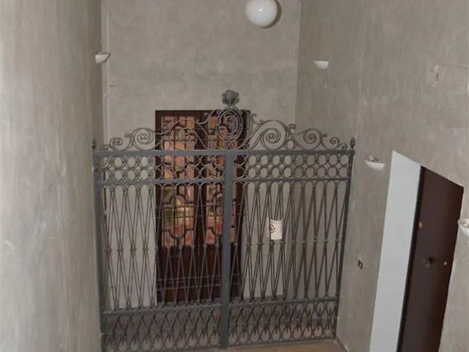 And La Piazzetta Della Pioggia 3*