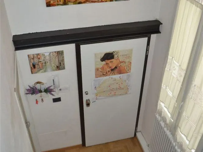 And La Piazzetta Della Pioggia Konukevi 3*