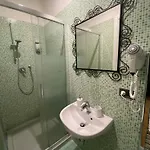 And La Piazzetta Della Pioggia 3*