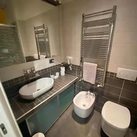 And La Piazzetta Della Pioggia