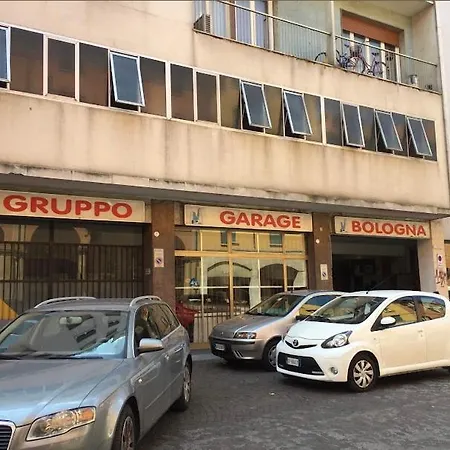 And La Piazzetta Della Pioggia