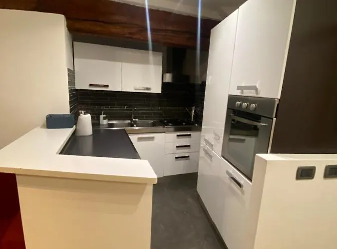 בית הארחה And La Piazzetta Della Pioggia 3*